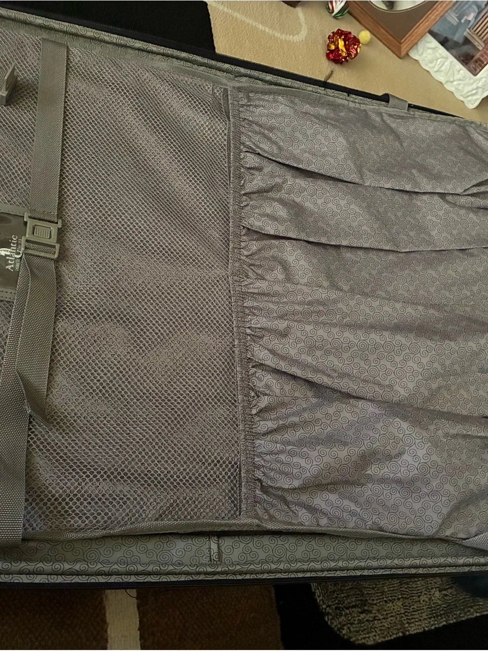 Men's Black Travel Roller Duffel Bag - Classic Black